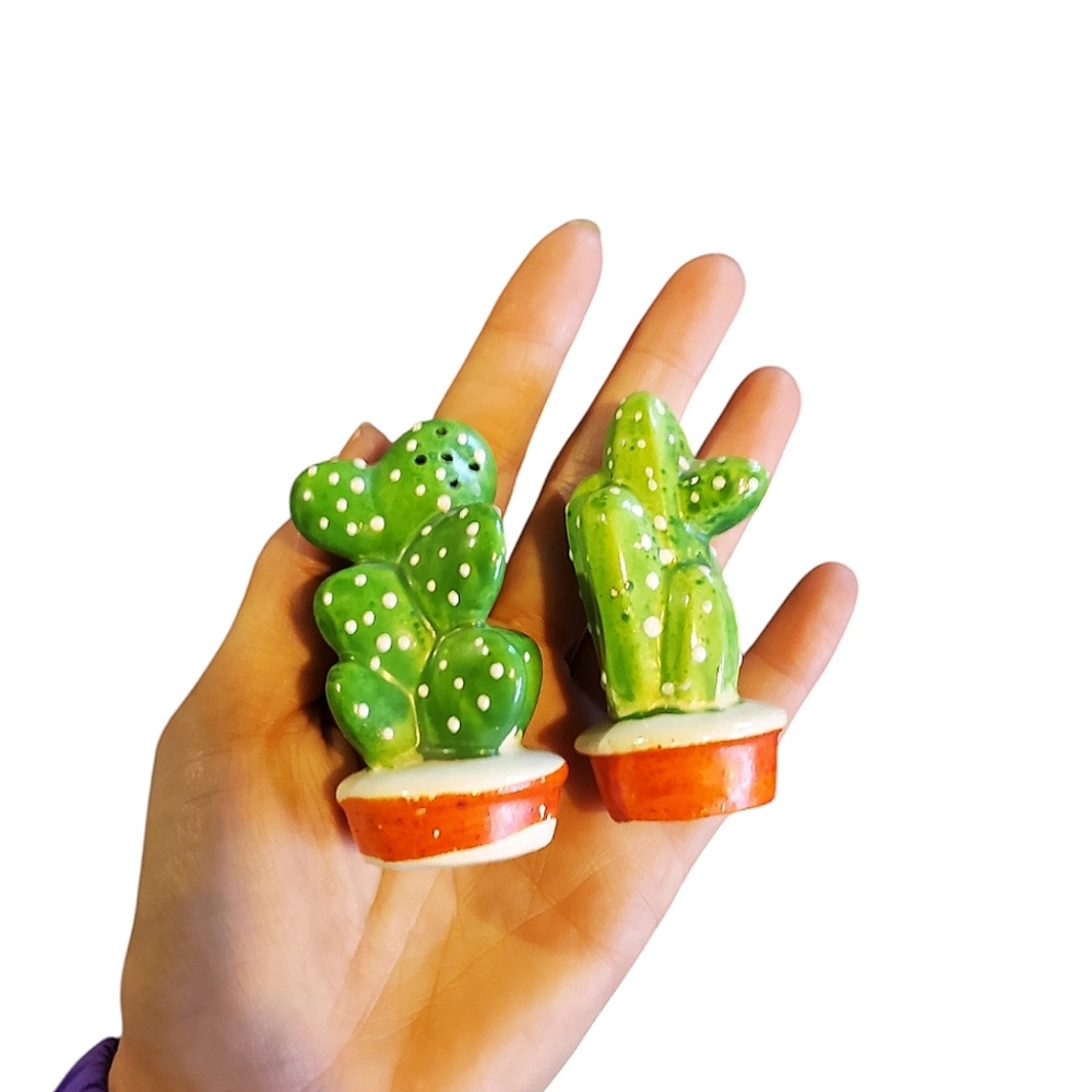 Vintage cactus salt and pepper shakers